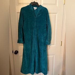 Miss Elaine zippered robe.  NWT
